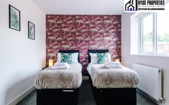 30% Off Monthly Stay/ 4 Bed House/ Free Parking