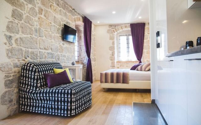 Sir George Luxury Suites