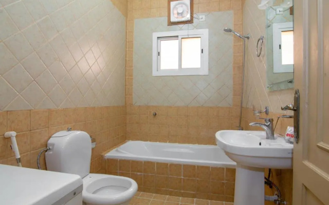 OYO 144 Happy Beach Basateen