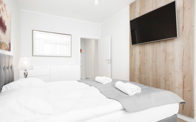 Apartment Dzielna Warsaw by Renters