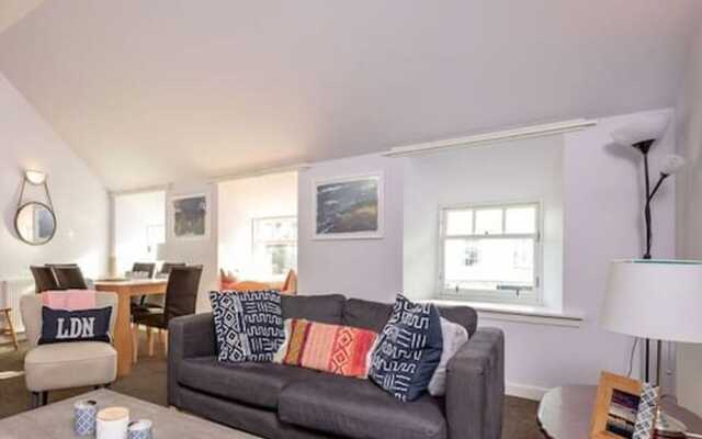 Central St Andrews Loft Apartment