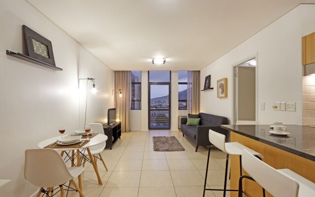 Fountain Suite 906