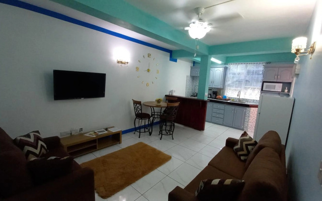 Cozy vacation retreat with free parking