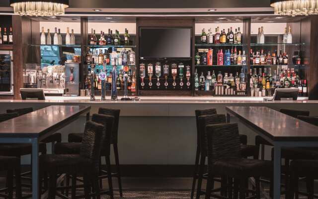 Carlton Hotel