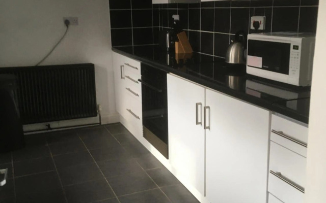 Cosy and Peaceful Maisonette with Terrace, Kidderminster