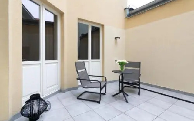 Kinsky Garden Apartments And Suites