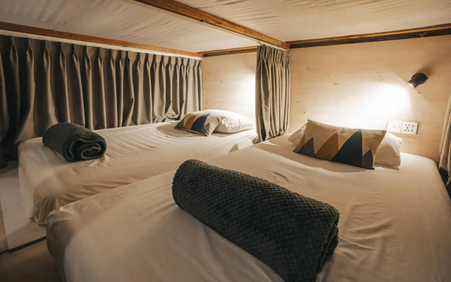 Dé Cafe & Rest House - Hostel