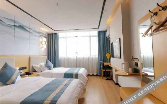 Yunqi Light Residence Hotel (Guangfeng Yuetu Plaza Branch)