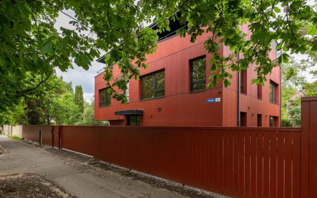 Self-check-in 3 bedroom apartment with sauna and balconies