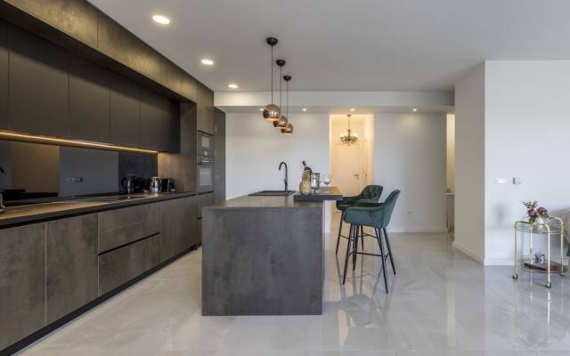 Carmen - 2 Bedroom Apartment - Downtown