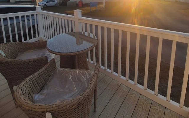 Sleeps 8-sea View-pets-pool-parking