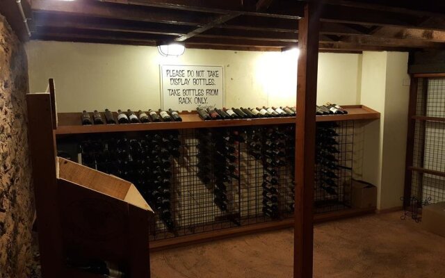 Osteria Sanso Restaurant and Accommodation