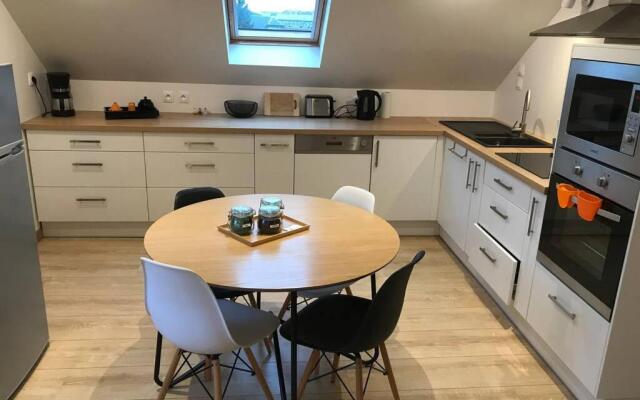 LE COTEAU - centre ville, jardin & parking!