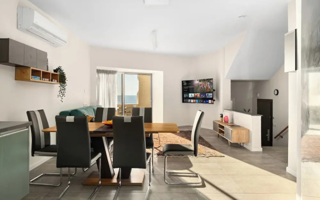 Netanya Beach Pool Studio by Sea N' Rent