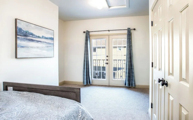 Upstay-2-Home Complex for 18ppl