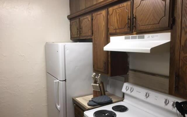 Cozy Upstairs 1 Bedroom Apartment close to Fort Sill