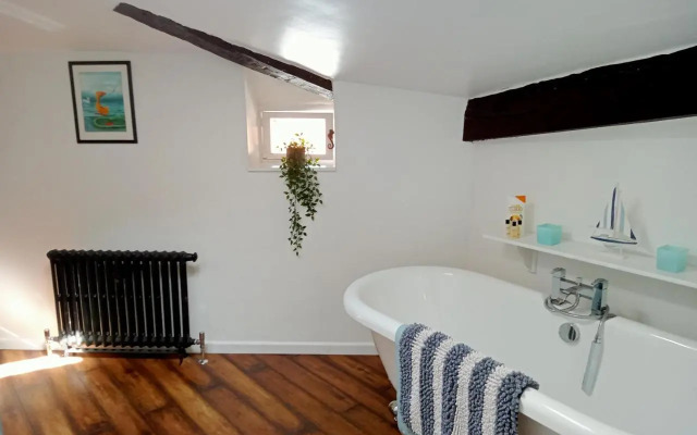 The Two Vines 2 Bed House in Chez Ravard