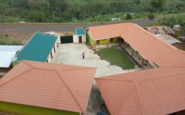 Sipi Travellers Lodge