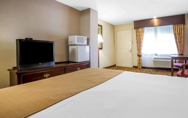 Quality Inn & Suites Minden