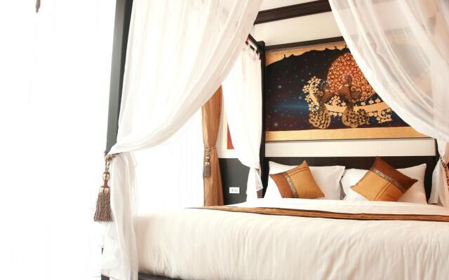 Mirth Sathorn Hotel