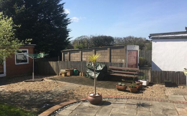 Thomas Deluxe Bungalow