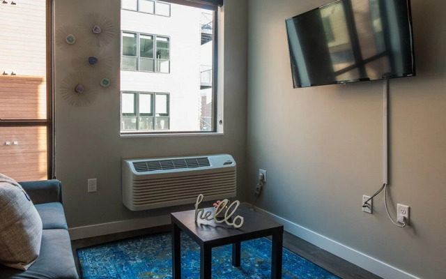 FRONTDESK Flux Apts Downtown Des Moines