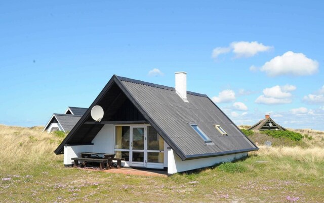 Serene Holiday Home in Ringkøbing Near the Sea