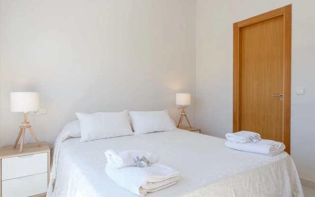 Real Escuela Home Surthy Apartments