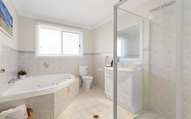 Rocky Point Road, 2/138