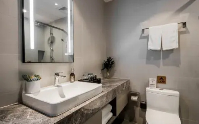 Homeinn Selected Hotel (Suzhou Shengze Dongfang Textile City)