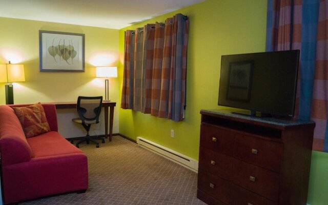 Sullivan Trail Inn & Suites