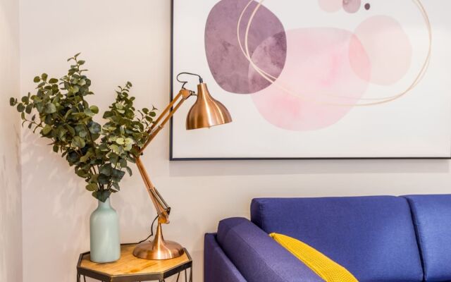 The Modern Classic - Contemporary & Elegant 3bdr Home