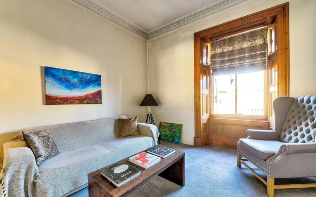 Comfortable 1 Bedroom Flat, Close To City Centre