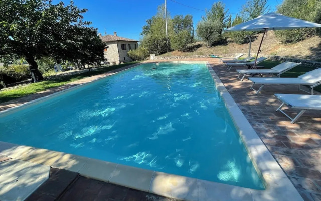 Detached Villa - Sleeps 10 - Pool - Pergola - Playground for Children - Wifi