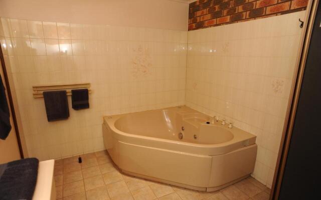 Horsham Mid City Court Motel