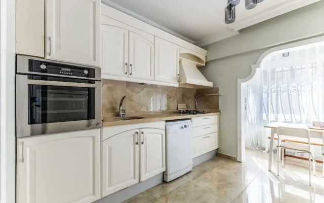 Fully Furnished Magnificent Flat in Uskudar