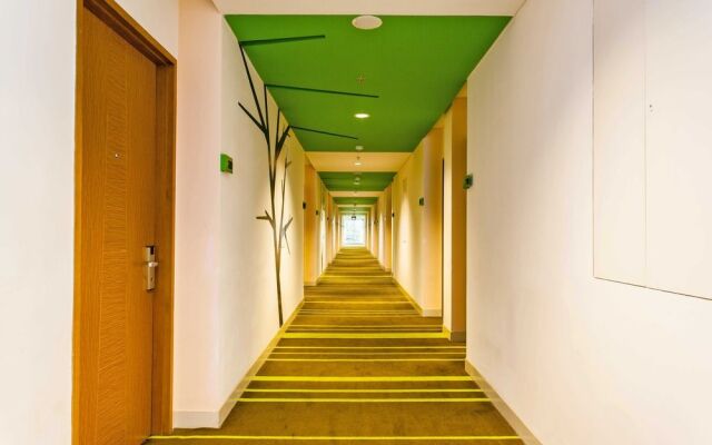 ZEN Premium Pancoran Pomelotel