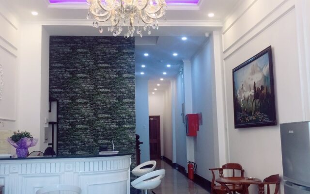 Queen Hotel