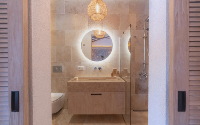 Izz Getaway – Adults Only