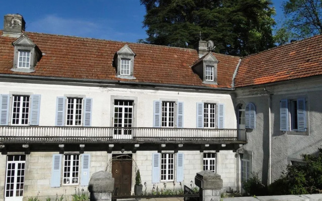 Le Grand Cedre