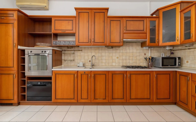 Retro Apartment Cracow Center by Renters