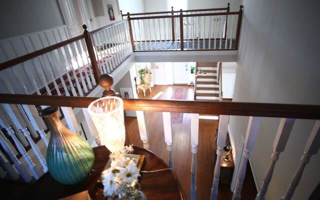 Stone Mountain Manor