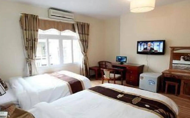 Hanoi An Father's Hotel & Travel