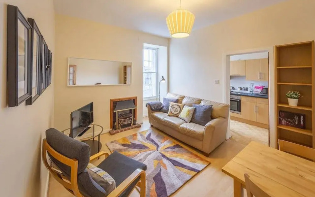 Cozy Apartment near The Meadows
