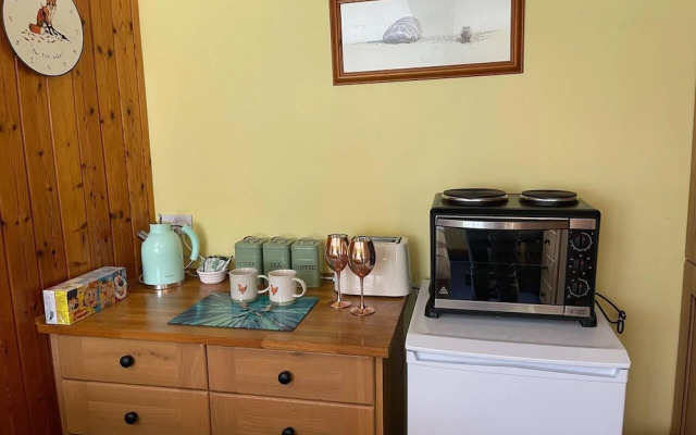Sunshine Annex-double Bed,ensuite, Lounge, Kitchen
