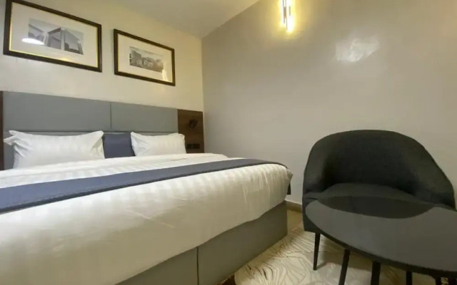 Five Clover Hotel Ilupeju