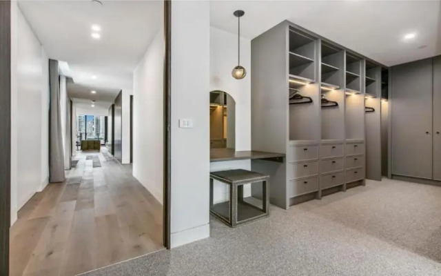 Luxury Penthouse with Bay and City Views