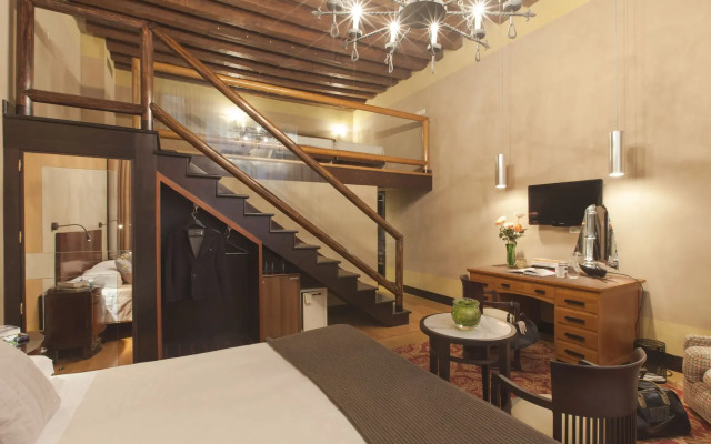 Hotel Saturnia & International