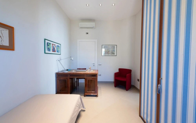 Via Cardinale de Luca