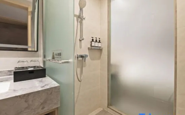 Qiuguo Hotel X(Guangzhou Baiyun International Airport T1 Branch)